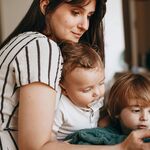 Onderzoek: smartphone vóór deze leeftijd vergroot risico op depressie, obesitas en slaapproblemen