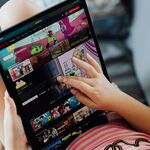 Volgens een juf zijn dit 5 zorgwekkende signalen dat je kind teveel schermtijd krijgt