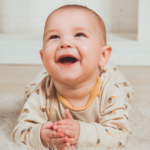 Kan je baby tegen je liegen? Uit dit onderzoek blijkt van wel (en dat blijkt iets positiefs te zijn)