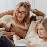 Ouders die écht een sterke band hebben met hun volwassen kind, hebben deze 4 dingen gedaan