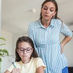 Moeders met deze sterrenbeelden maken een heel project van spreekbeurten