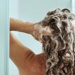 Naakt rondlopen thuis: waar trek je de grens als ouder? Dit zeggen experts