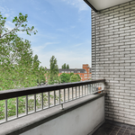 Moeder (29) ziet maar één uitweg met aggressieve man en springt van balkon met baby