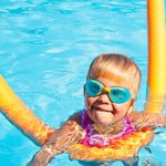 Opgelet! De goedkope zwemspullen van deze bekende webshops blijken gevaarlijk voor je kind