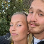 Rapper Snelle en zijn verloofde Sterre delen babynieuws: ‘Zwanger en zanger’