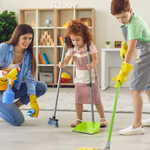 Wie als kind thuis moest helpen schoonmaken, hanteert later vaak deze 7 opvallende huisregels