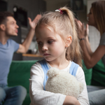 Kinderen die hun ouders vaak ruzie zagen maken, nemen deze 8 gewoontes mee in hun volwassen leven