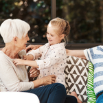 9 ouderwetse dingen die opa en oma doen en die juist goed zijn voor je kind