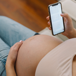 Zwanger en vaak op je telefoon? Dit ontdekten onderzoekers over de effecten op je baby