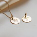 WIN: GEBOORTEBLOEM KETTING- MAMALOVES t.w.v. €109,95