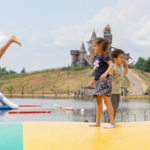 Lente uitjes: 10 plekken voor kids om te schommelen, springen en zwaaien tot ze erbij neervallen