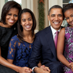 Michelle Obama: ‘Als mijn dochters bij iemand gingen spelen, moest een team eerst hun huis doorzoeken’