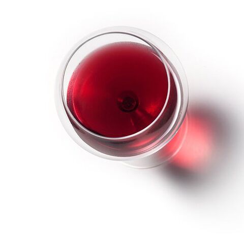 Illustratie bij: ‘Ik drink elke dag om vijf uur een glas wijn. Is dat echt zo slecht?’
