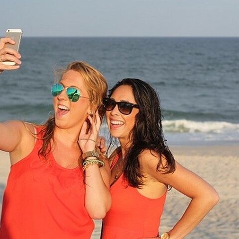 Illustratie bij: Onderzoek: selfies zorgen voor toename hoofdluis