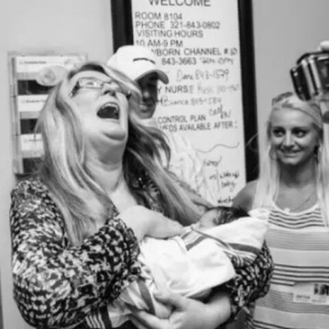 Illustratie bij: 8x grootouders die hun kleinkind voor het eerst zien