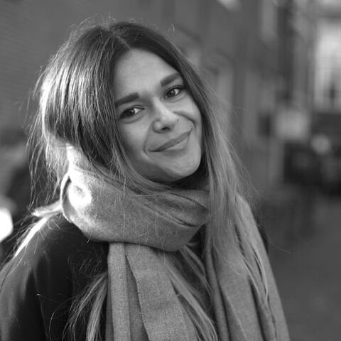 Illustratie bij: Column Malu: ‘Alsof ik een baksteen had ingeslikt, zo hard was mijn buik’