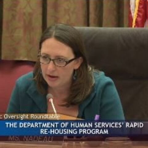 Illustratie bij: Amerikaanse politica kolft tijdens hoorzitting en dat zorgt voor mooie reacties