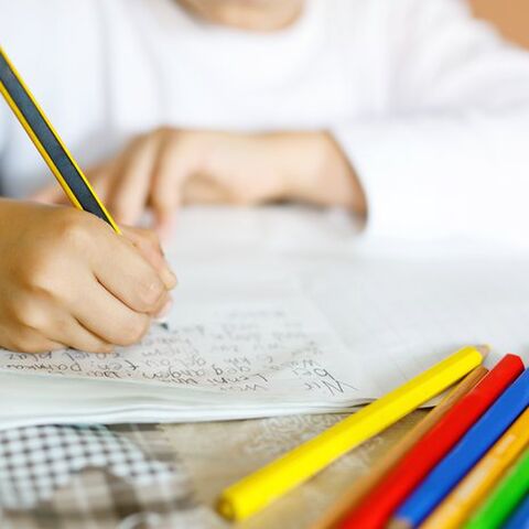 Illustratie bij: Meisje (7) onderhandelt in ijzersterke brief over bedtijd (en krijgt haar zin)