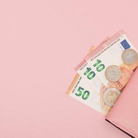 Illustratie bij: Ouders geven jaarlijks bijna 10.000 euro uit aan eerste kind