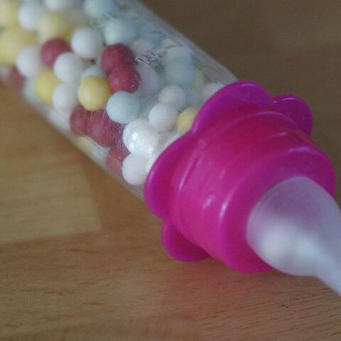 Illustratie bij: ‘Mijn peuter slaapt bij ons in de kamer en krijgt nog steeds de fles, nou en?’