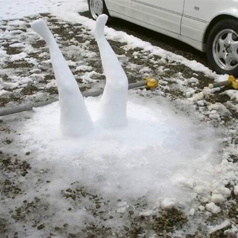Illustratie bij: Fotoserie: deze sneeuwpoppen zijn wel héél origineel