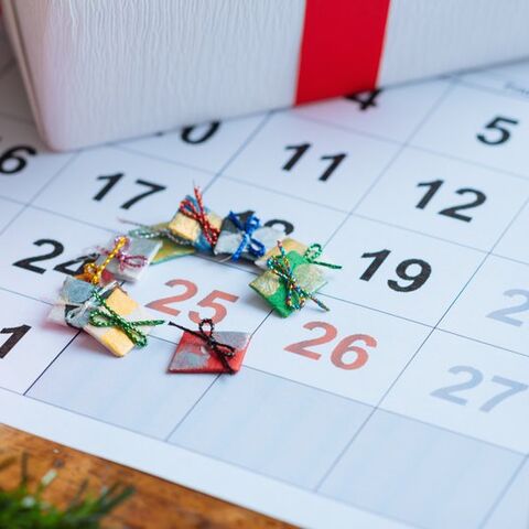 Illustratie bij: Lekker lang vrij rond de feestdagen? Door deze truc krijg je vakantiedagen cadeau