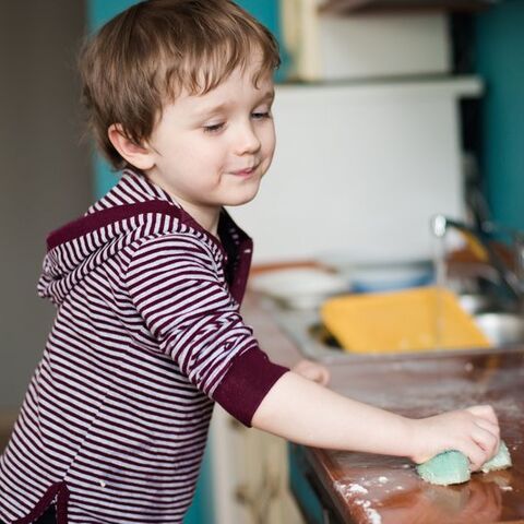 Illustratie bij: ‘Kinderen doen te weinig klusjes, maar dat is onze eigen schuld’