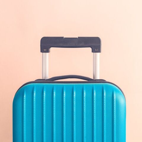 Illustratie bij: Beval je in het ziekenhuis? Dan zijn deze spullen voor in je vluchttas écht onmisbaar