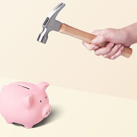 Illustratie bij: ‘Via online banking volgde hij elke stap die ik zette. Ik wist dat ik moest maken dat ik wegkwam’