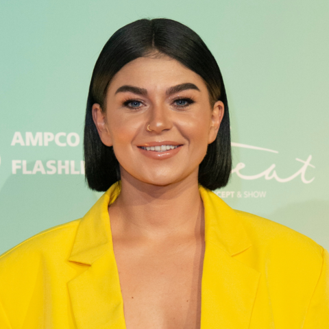 Illustratie bij: Roxeanne Hazes deelt vrolijke foto van zoon: ‘Groter worden staat je fantastisch’