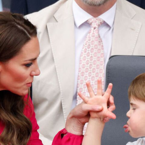 Illustratie bij: Grappig: prins Louis (4) kan niet stilzitten tijdens koninklijke ceremonie (en Kate grijpt in)