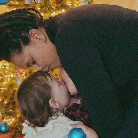 Illustratie bij: Lange latten en matchende pyjama’s: zo vierden deze bekende moeders kerst