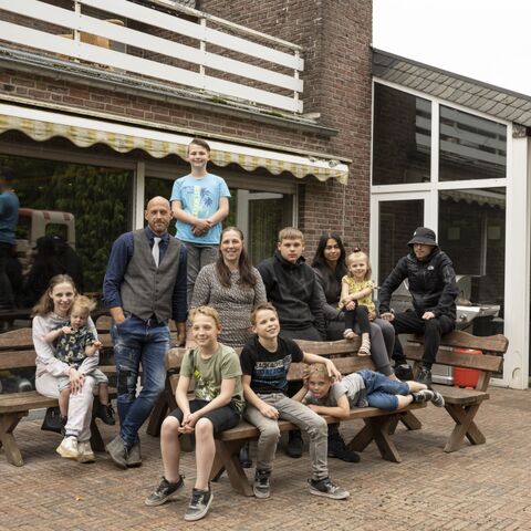 Illustratie bij: Familie Buddenbruck uit Een Huis Vol deelt verrassend nieuws: ‘We gaan misschien toch terug’