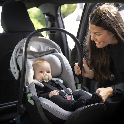 Illustratie bij: Hoe veilig is het autostoeltje van je kind écht?