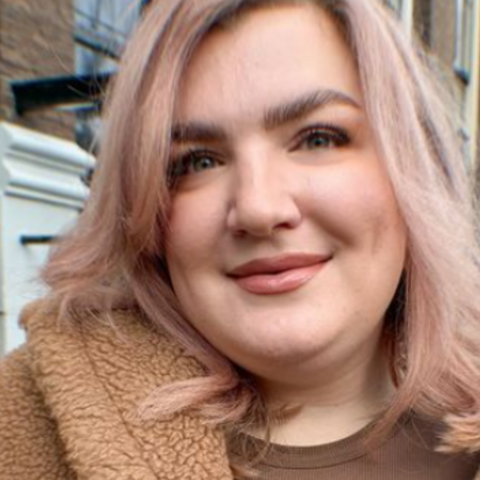 Illustratie bij: Vera Camilla openhartig over miskraam: ‘Stilte. Geen trappelende voetjes en handjes meer’