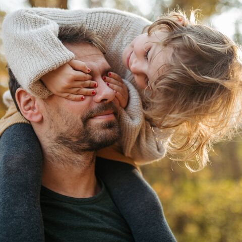 Illustratie bij: Louise: ‘Mijn man doet zich voor als een familieman, maar thuis kijkt hij niet om naar de kinderen’