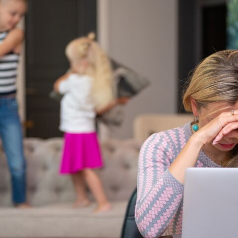 Illustratie bij: Schokkend: 1 op 3 ouders heeft na werk geen energie meer voor de kinderen