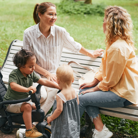 Illustratie bij: Winning: deze gescheiden beste vriendinnen runnen samen een huishouden met hun zes kinderen