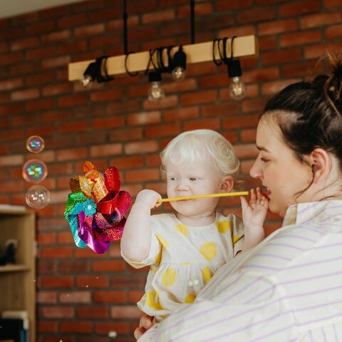 Illustratie bij: Comfortabel en stijlvol: dit is wat je aantrekt als je met je kinderen op stap gaat