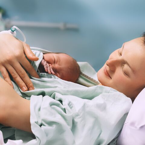 Illustratie bij: Opmerkelijk: vrouwen ontdekken na 35 jaar dat ze bij de geboorte zijn verwisseld in Oostenrijks ziekenhuis