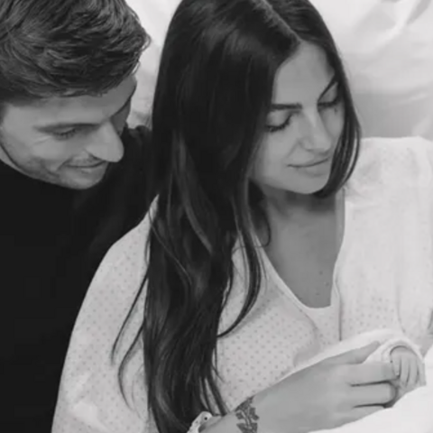 Illustratie bij: Max Verstappen over pasgeboren dochter Lily: ‘Net een kip in een supermarktverpakking’