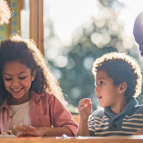 Illustratie bij: ‘Ouderdag’ in plaats van Moeder- of Vaderdag? Niet als het aan jullie ligt: ‘Al dat woke gedoe!’