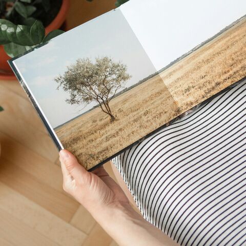 Illustratie bij: Scrollen wordt bladeren: zo makkelijk maak je een fotoboek