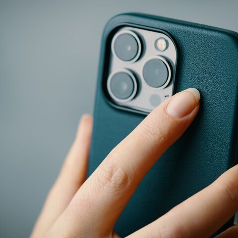 Illustratie bij: De reden om als moeder te kiezen voor een iPhone 17