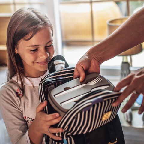 Illustratie bij: Voorkom ochtendstress: 8 tips om je kinderen op tijd op school te krijgen