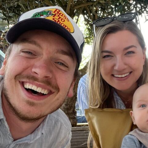 Illustratie bij: Radio-dj Joe Stam over slapeloze nachten met baby Billy: ‘De tranen stonden bijna in mijn ogen’