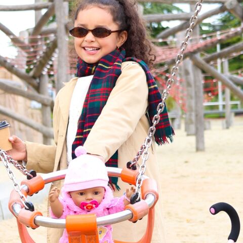 Illustratie bij: Een middag in de speeltuin met BABY born: het kind van jouw kind