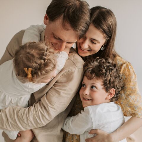 Illustratie bij: Nieuw onderzoek onthult: dit gebeurt er écht met je relatie als je kinderen krijgt