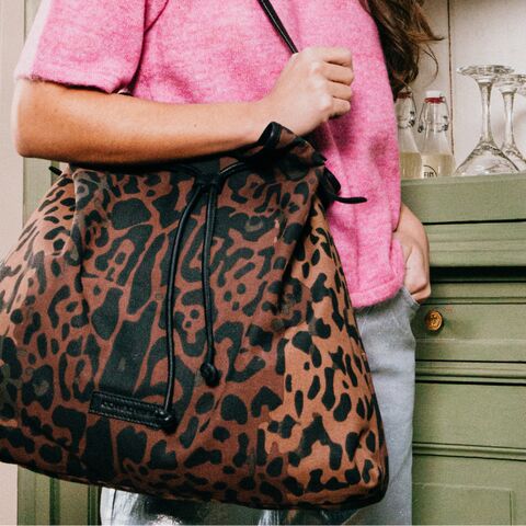 Illustratie bij: Leopard is the new black – en deze Cowboysbag krijg je nu bij een Kek Mama abonnement!