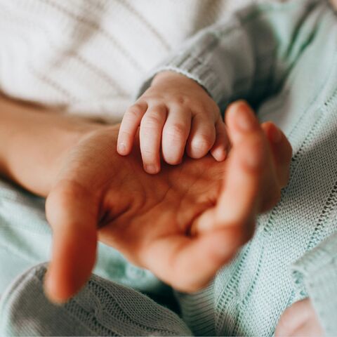 Illustratie bij: Inbrekers stelen foto’s van overleden baby: ‘Enige tastbare bewijs dat Levi heeft bestaan’
